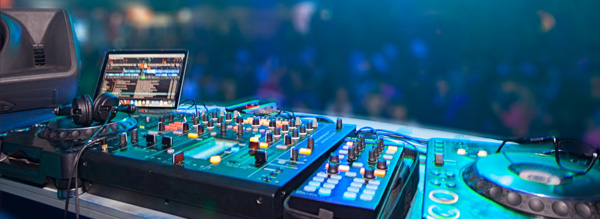 DJ Equipment für Licht und Ton